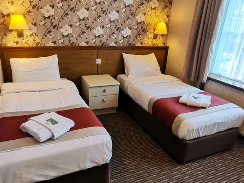 Twin En-suite Room (inc. Breakfast)
