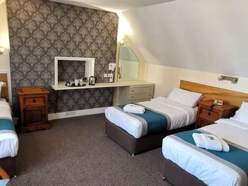 Triple En-suite Room (inc. Breakfast)
